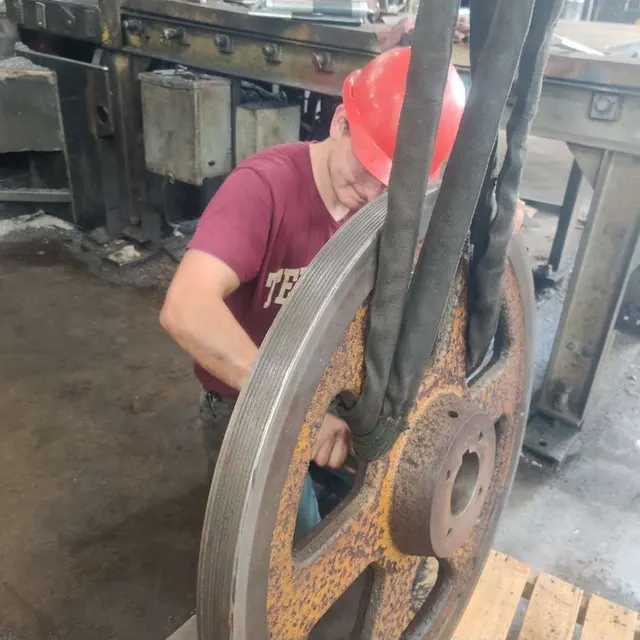 Photo 5: Pulley & wheel service